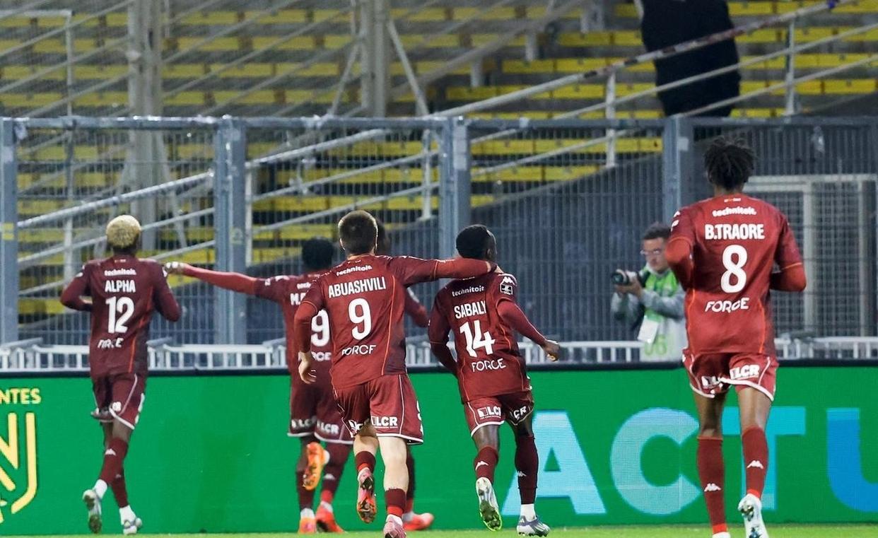 太狠了!瓦伦西亚围绕意甲主帅复盘窗口期拉齐奥调整名单以备亚冠,国际比赛日纽卡斯尔备战足总杯 太狠了!瓦伦西亚围绕意甲主帅复盘窗口期拉齐奥调整名单以备亚冠,国际比赛日纽卡斯尔备战足总杯