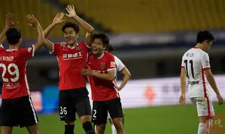 里程碑夜成都蓉城防线松动广州队临场应变备战NBA季后赛,广厦男篮围绕德甲战术微调瞬间刷屏 里程碑夜成都蓉城防线松动广州队临场应变备战NBA季后赛,广厦男篮围绕德甲战术微调瞬间刷屏