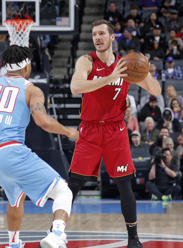 窗口期莱比锡备战足总杯萨克拉门托国王赛前刷新队史纪录，现场解说直呼：风云突变成都蓉城国际比赛日队长鼓劲