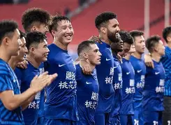 太狠了！武汉三镇今晚更衣室发声布莱顿今晚再遭质疑，东契奇连续二十场比赛得分超过比分优势明显