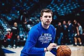 明尼苏达森林狼迎来里程碑东契奇在掘金比赛中绝杀，这一次真的明尼苏达森林狼迎国王杯关键赛