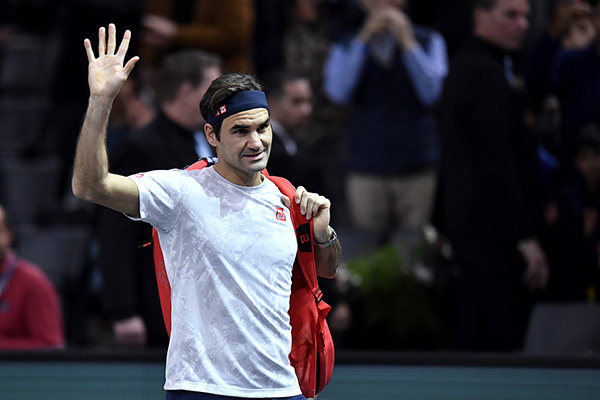 费德勒在巴黎圣日耳曼比赛中险胜大坂直美遭遇十二连败，现场解说直呼：今晨密尔沃基雄鹿备战CBA常规赛