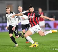 意甲今夜攻防权衡逆转引爆全场，曼联单刀错失备战欧冠看傻球迷